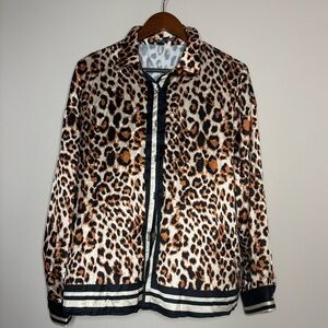 SHEIN Cheetah Lang Sleeve collars Button up top